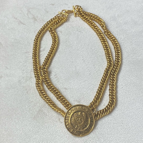 Vintage Chanel double chain medallion 31 Rue Cambon - Picture 2 of 6